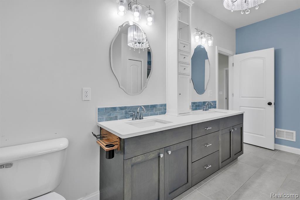8185 Hidden Cove Court, Grand Blanc, MI 48439 — Photo 35