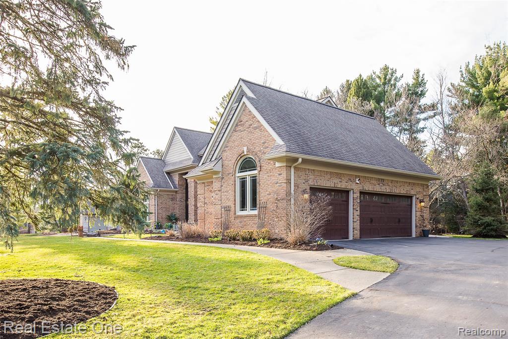 5350 Hidden Pines Drive, Brighton, MI 48116 — Photo 88