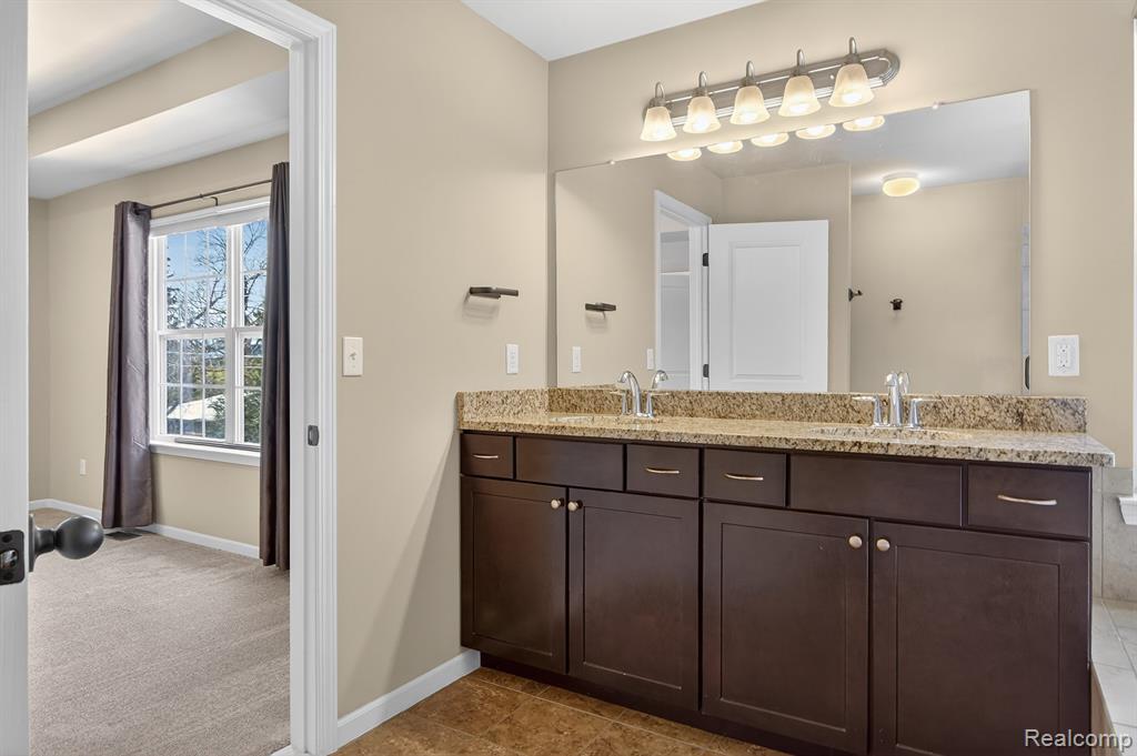 4241 Tonawanda Avenue, Royal Oak, MI 48073 — Photo 34