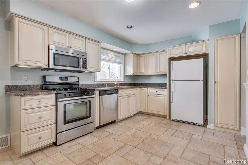 53270 AULGUR Drive, Shelby Twp, MI 48316 — Photo 6