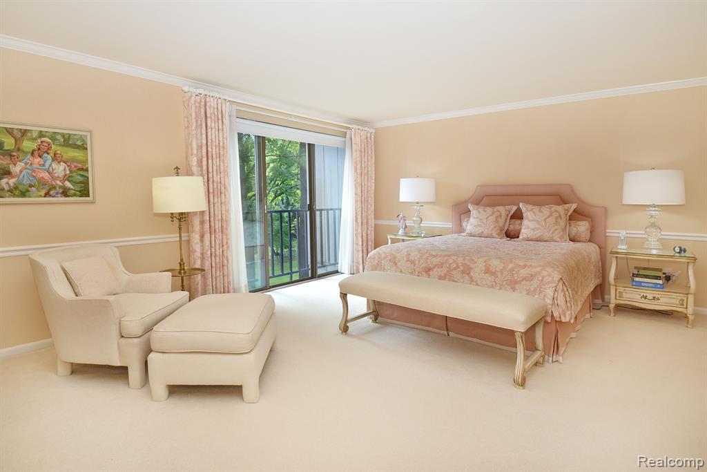 1943 PINE RIDGE Court, Bloomfield Hills, MI 48302 — Photo 22