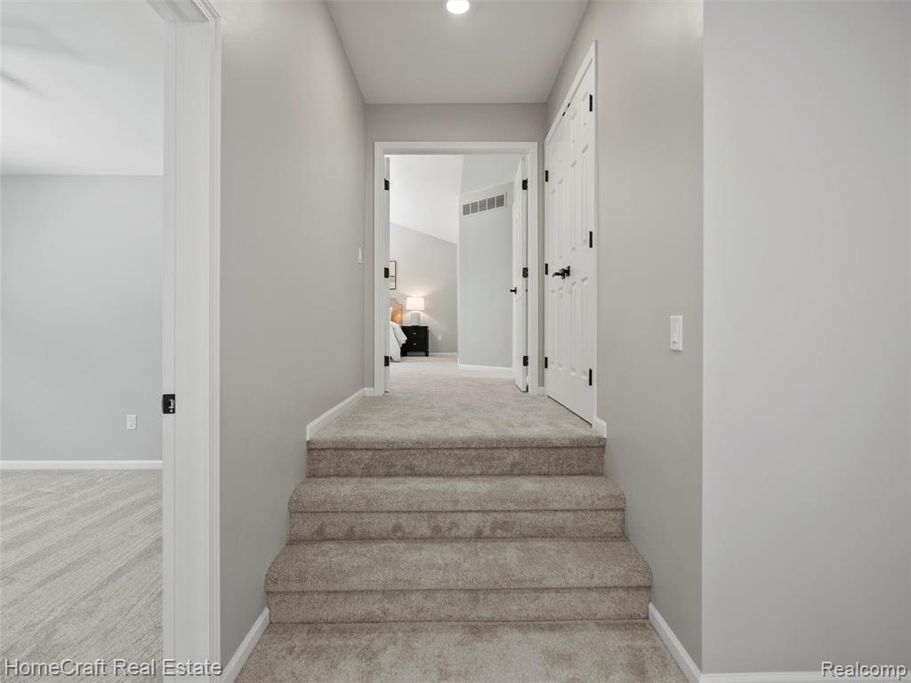 6807 SUNSET Drive, South Lyon, MI 48178 — Photo 38
