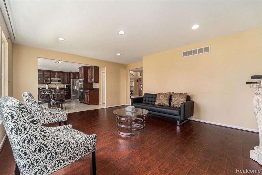 7549 ACORN HILL Court, West Bloomfield, MI 48323 — Photo 15