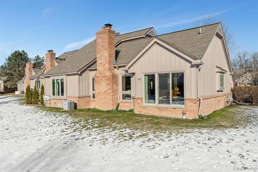 37779 SIENA Drive, Farmington Hills, MI 48331 — Photo 51