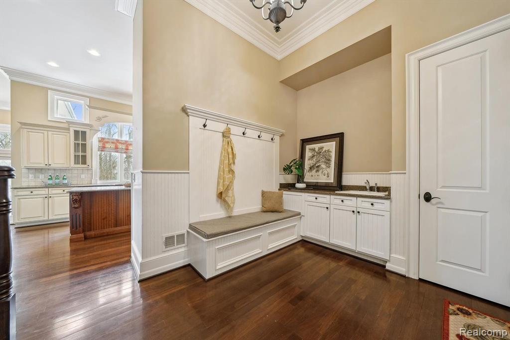 810 HIGHWOOD Drive, Bloomfield Hills, MI 48304 — Photo 31