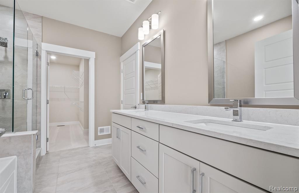 748 W SPANIEL Drive, Ann Arbor, MI 48108 — Photo 13
