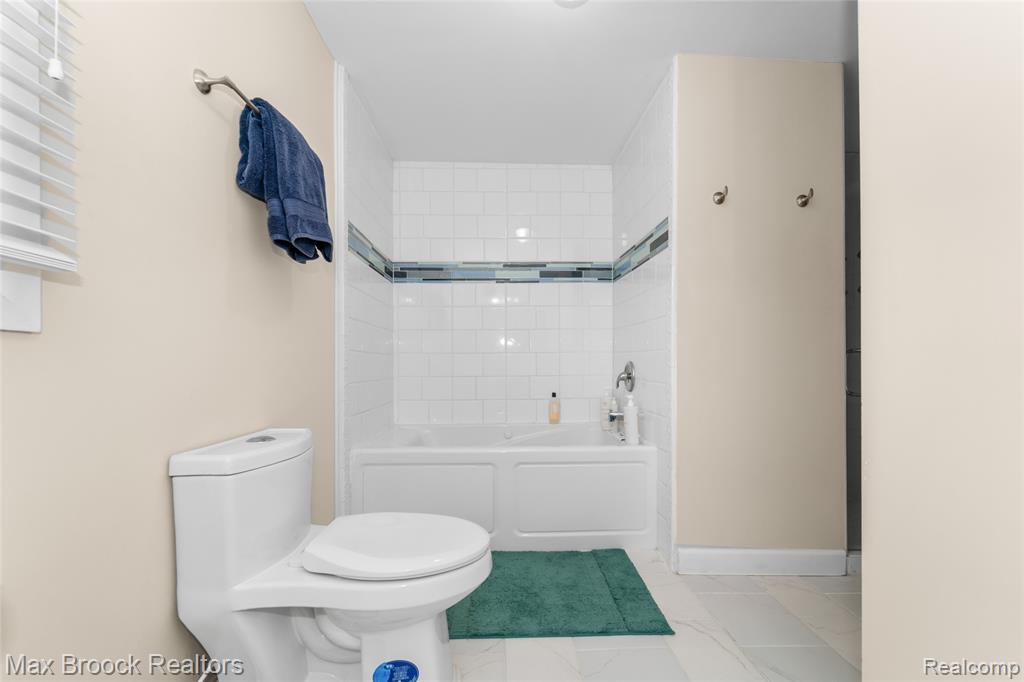 7118 Cathedral Drive, Bloomfield Hills, MI 48301 — Photo 36