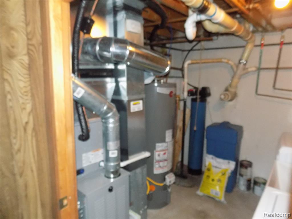 520 Whipple Street, South Lyon, MI 48178 — Photo 20