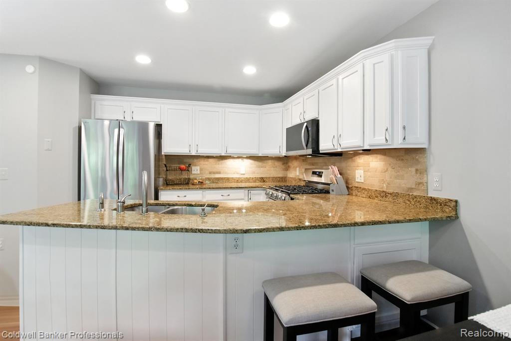 50454 Beechwood Court, 36, Plymouth, MI 48170 — Photo 8