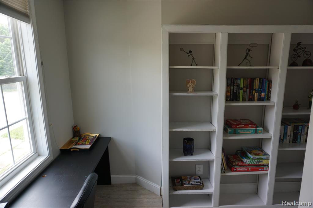 955 N Chevrolet Avenue, Flint, MI 48504 — Photo 33