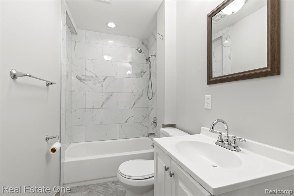 3993 WEDDELL Street, Dearborn Heights, MI 48125 — Photo 12