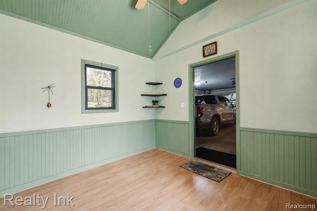27132 Groveland Street, Madison Heights, MI 48071 — Photo 16