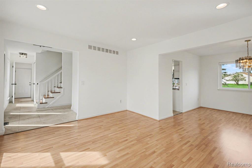 5040 Patrick Road, West Bloomfield, MI — Photo 3