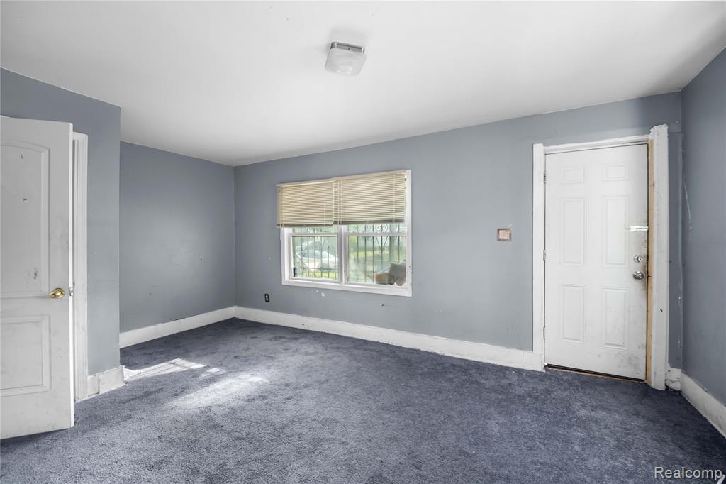 6886 Grandville Avenue, Detroit, MI 48228 — Photo 13