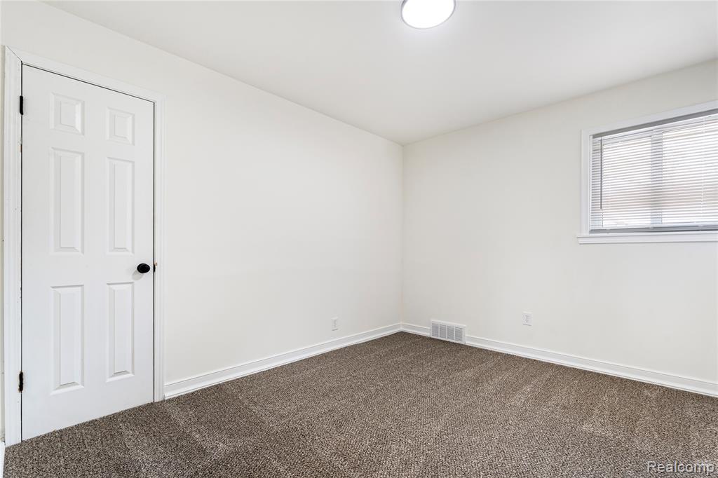 19420 Woodmont Street, Harper Woods, MI 48225 — Photo 19