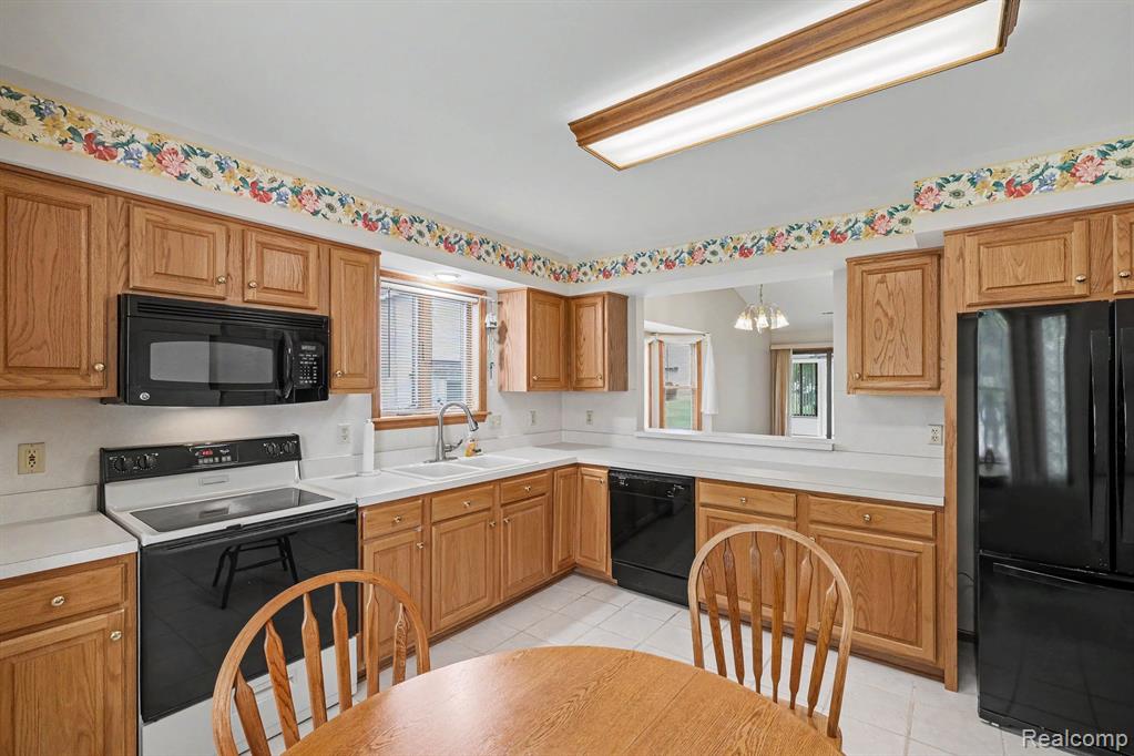 4284 Chapel Lane, Swartz Creek, MI 48473 — Photo 11