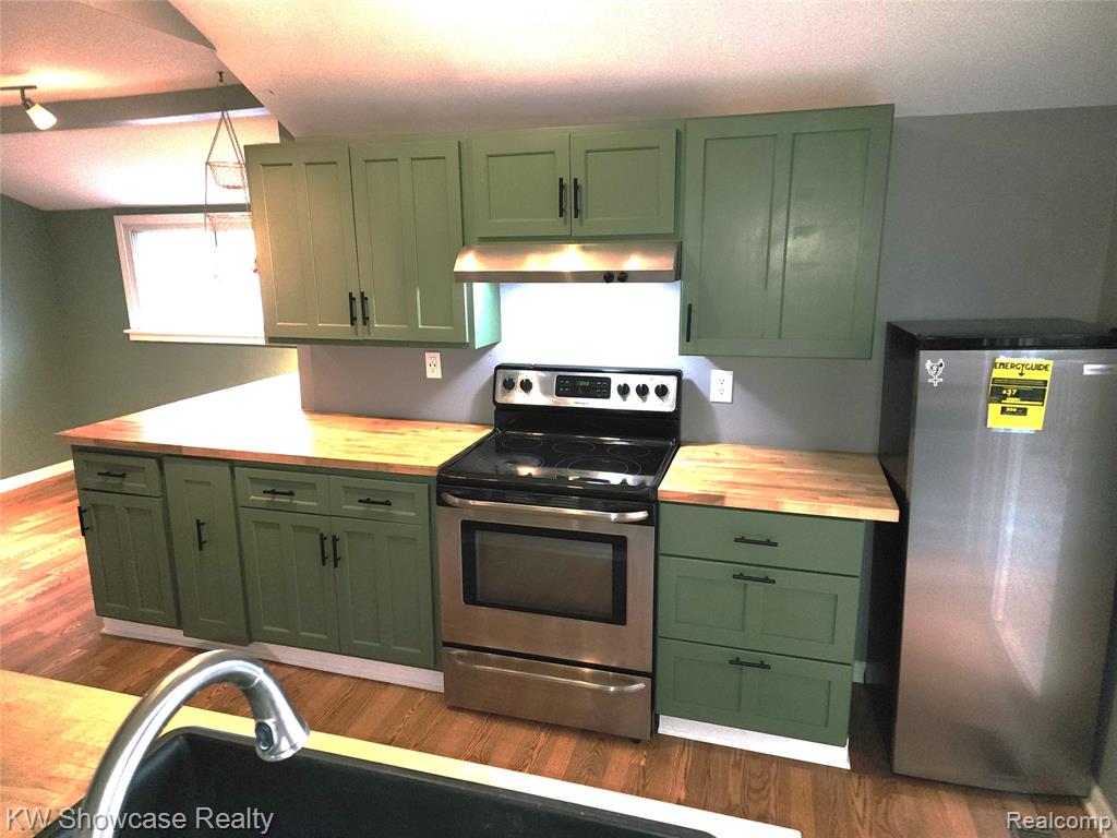 608 S Adelaide Street, Fenton, MI 48430 — Photo 12