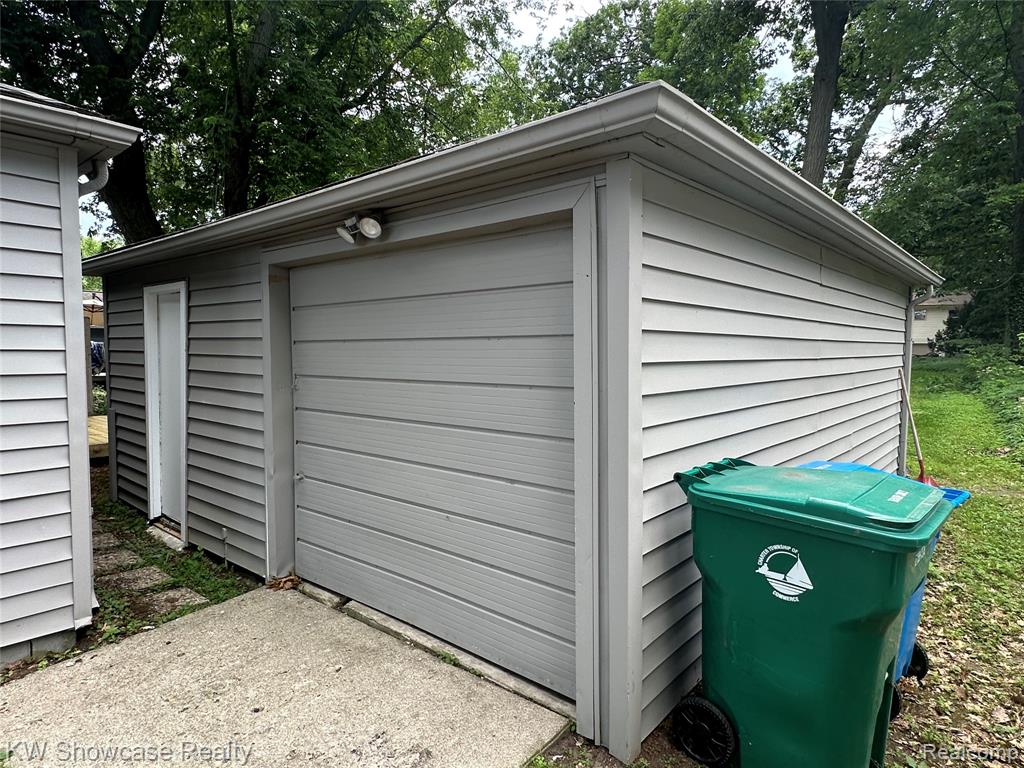 8027 Flagstaff Street, Commerce Twp, MI 48382 — Photo 7