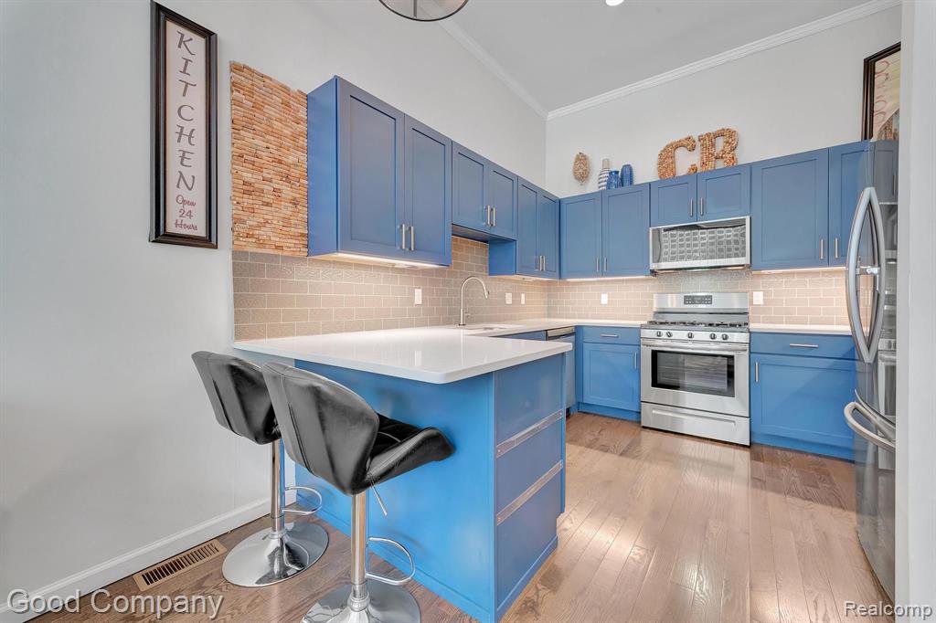 443 E MILWAUKEE Street, Detroit, MI 48202 — Photo 14