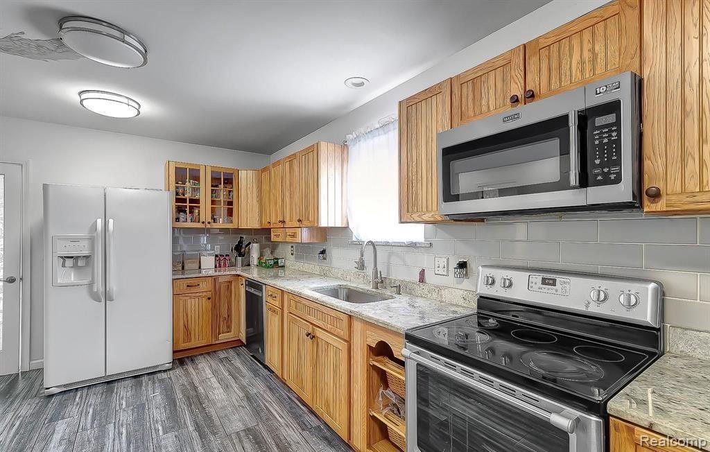 5642 Weddell Street, Dearborn Heights, MI 48125 — Photo 6