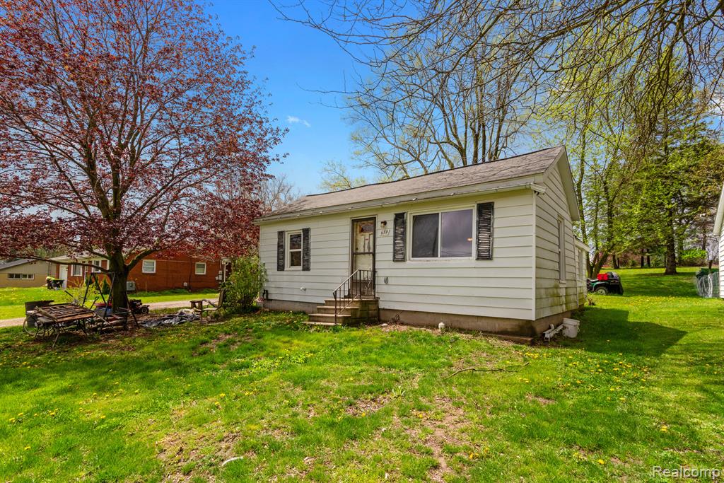 659 N VAN DYKE Road, Imlay City, MI 48444 — Photo 3