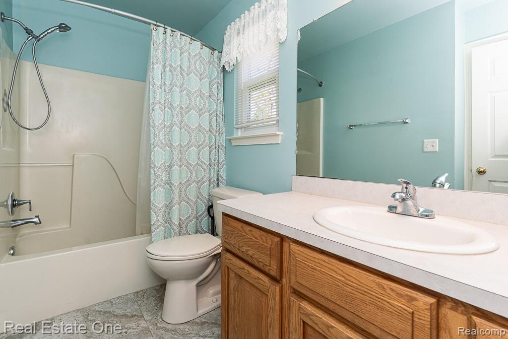 1081 Clearview Drive, Oxford, MI 48371 — Photo 23