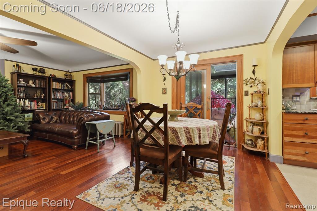 21085 Metroview Road, Farmington, MI 48335 — Photo 13