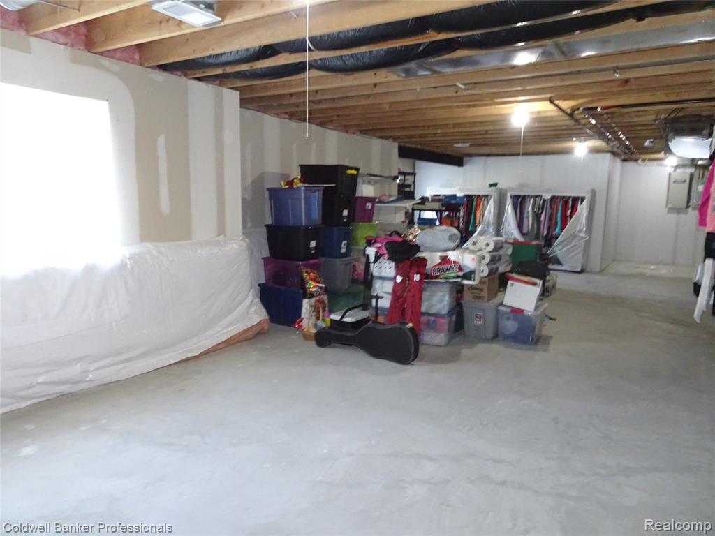 5399 Swan Drive, Burton, MI 48509 — Photo 25