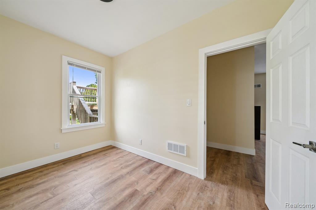 4222 Cadillac Boulevard, Detroit, MI 48214 — Photo 13