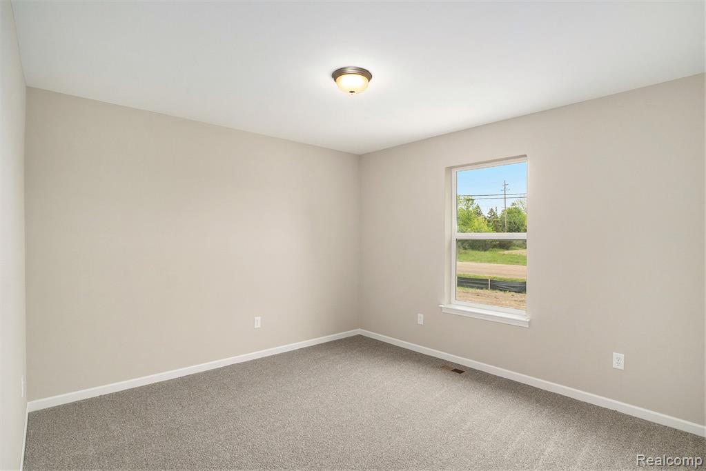 5499 SITKA Street, Burton, MI 48519 — Photo 8