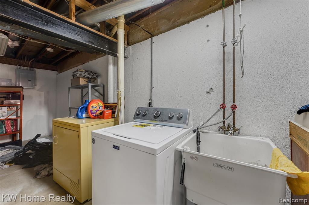 7356 Balsam Court, West Bloomfield, MI — Photo 26