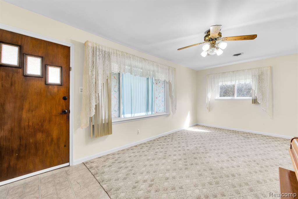 8620 STEPHENS Road, Warren, MI 48089 — Photo 2