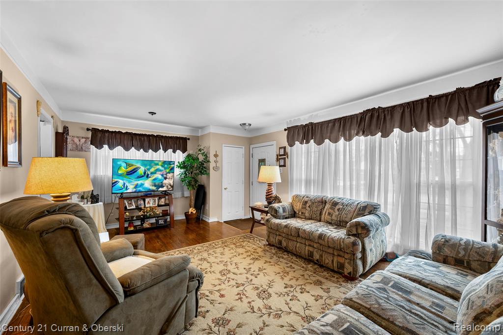 8423 Norborne Avenue, Dearborn Heights, MI 48127 — Photo 4