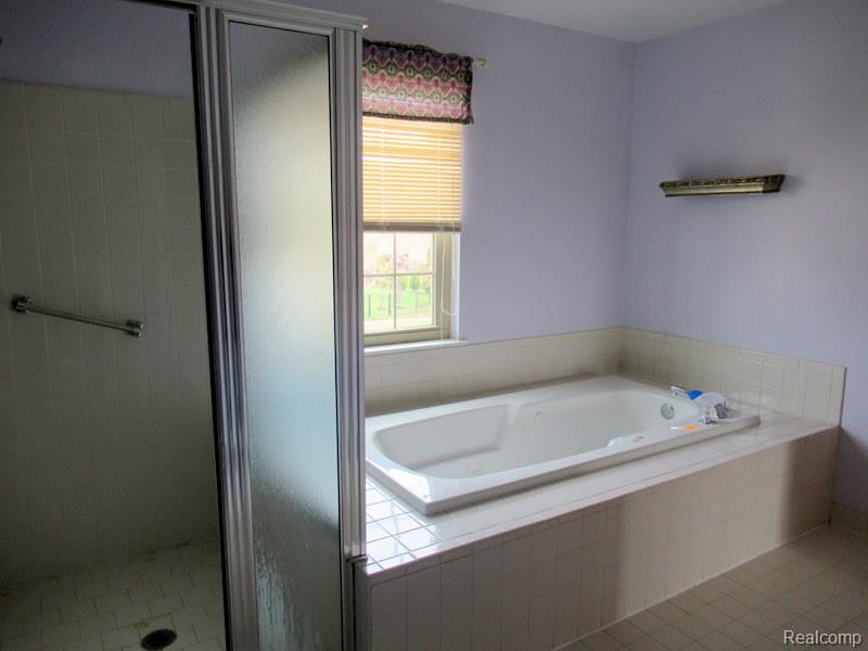 21406 Carlton Drive, Macomb, MI 48044 — Photo 9