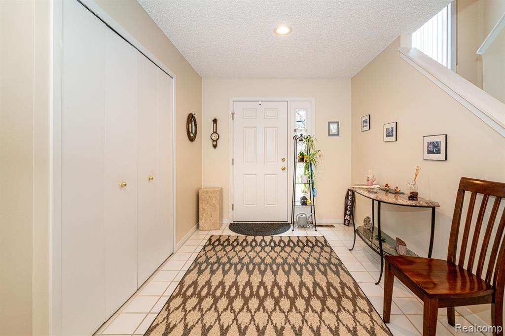 7375 PEPPER Creek, West Bloomfield, MI — Photo 6