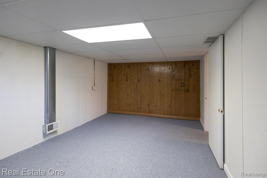 1882 NEWPORTE CT, 242, Royal Oak, MI 48073 — Photo 19