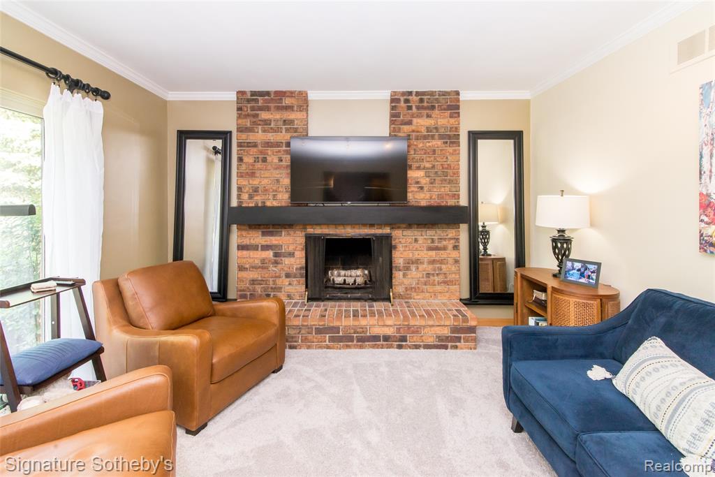 576 Ten Point Drive, Rochester Hills, MI 48309 — Photo 9