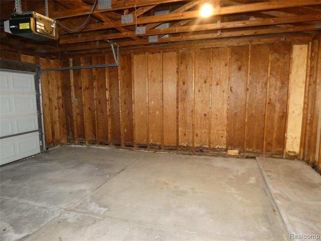7122 Pebble Park Drive, West Bloomfield, MI — Photo 36