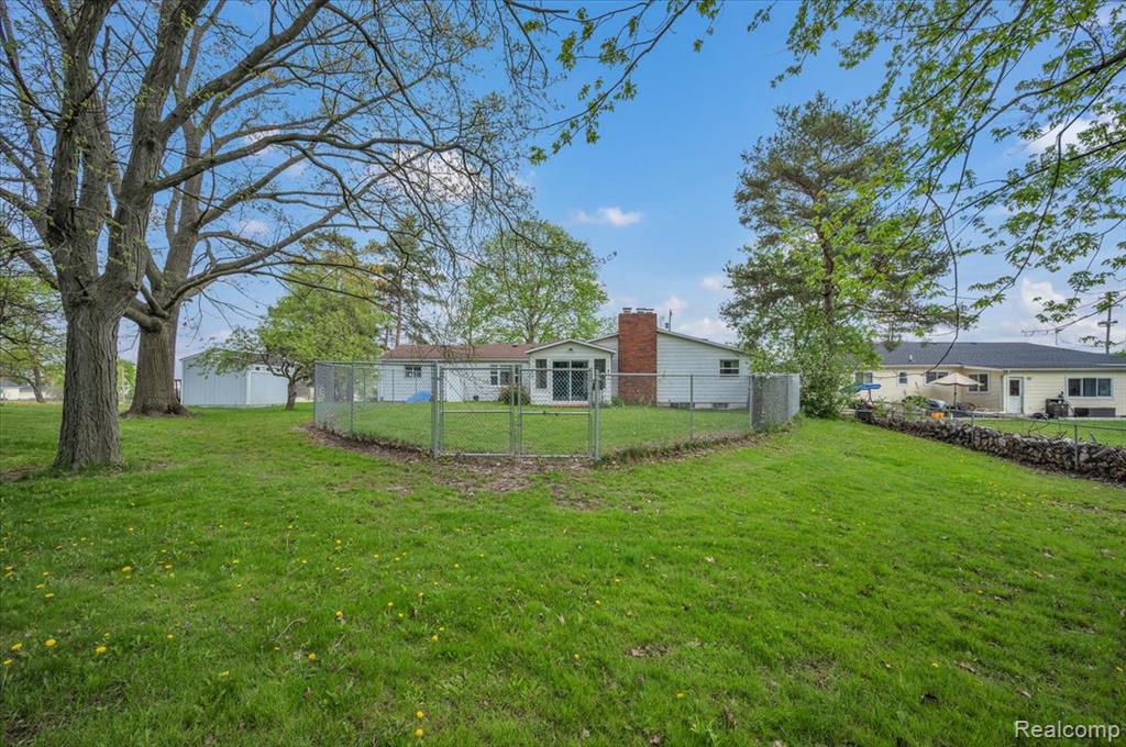 1084 E Grand Blanc Road, Grand Blanc, MI 48439 — Photo 6