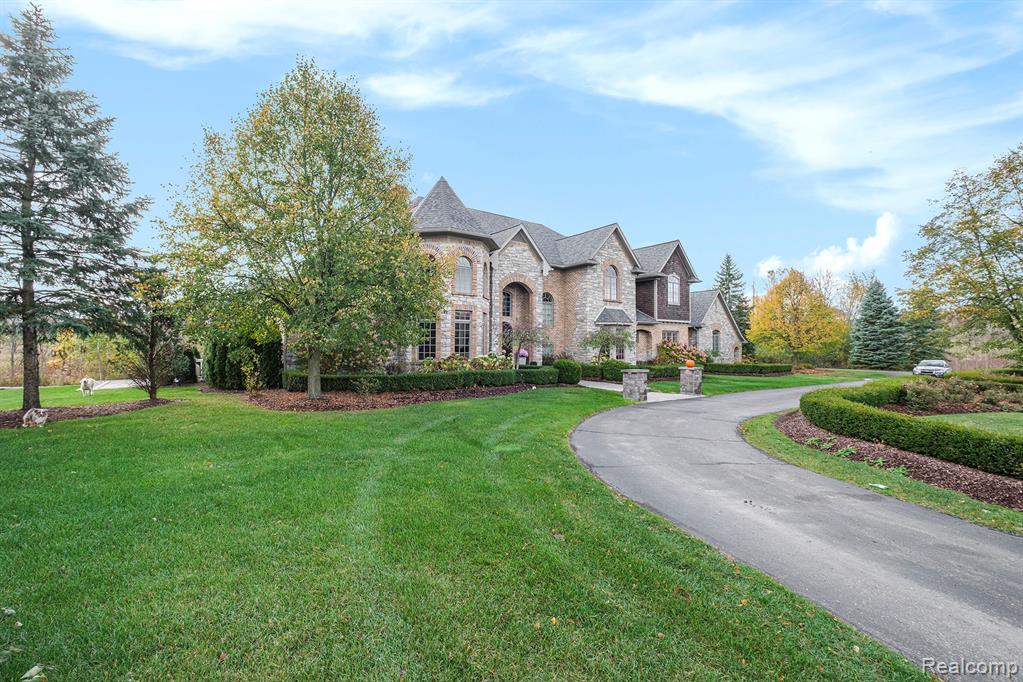 8301 Misty, Grand Blanc, MI 48439 — Photo 57