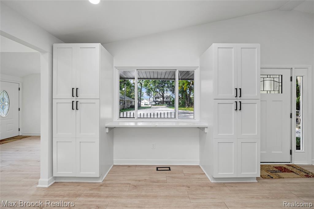 4241 S Shore Street, Waterford, MI 48328 — Photo 42