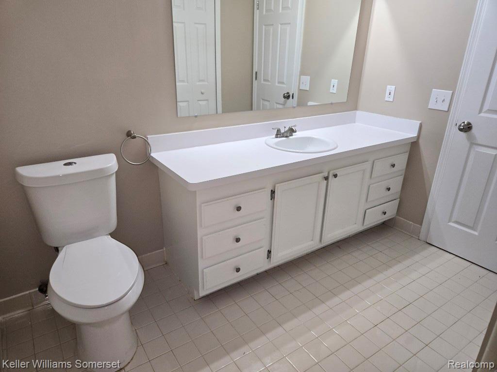 71 Meadow Wood Drive, Rochester Hills, MI 48307 — Photo 31