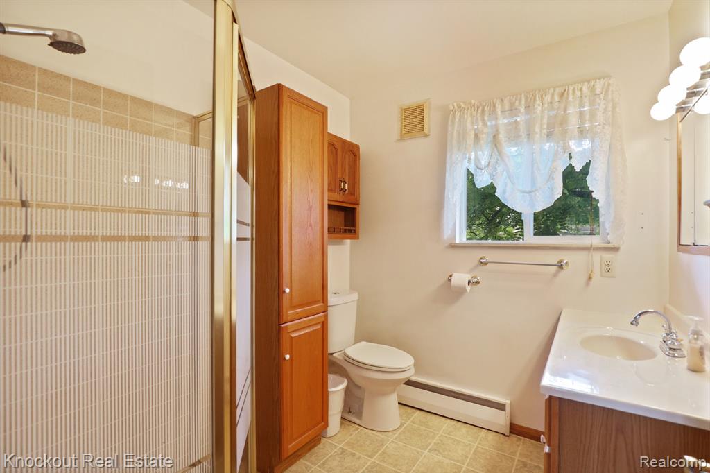 4912 Hepburn Road, Saginaw, MI 48603 — Photo 17