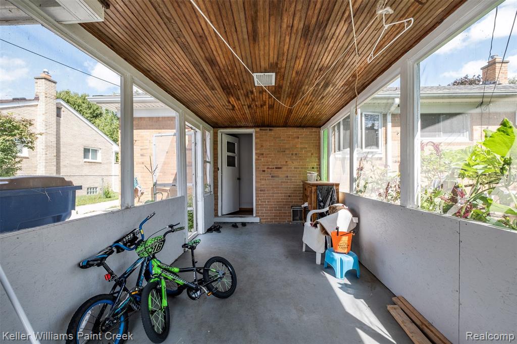 5134 Canterbury Lane, Warren, MI 48092 — Photo 36