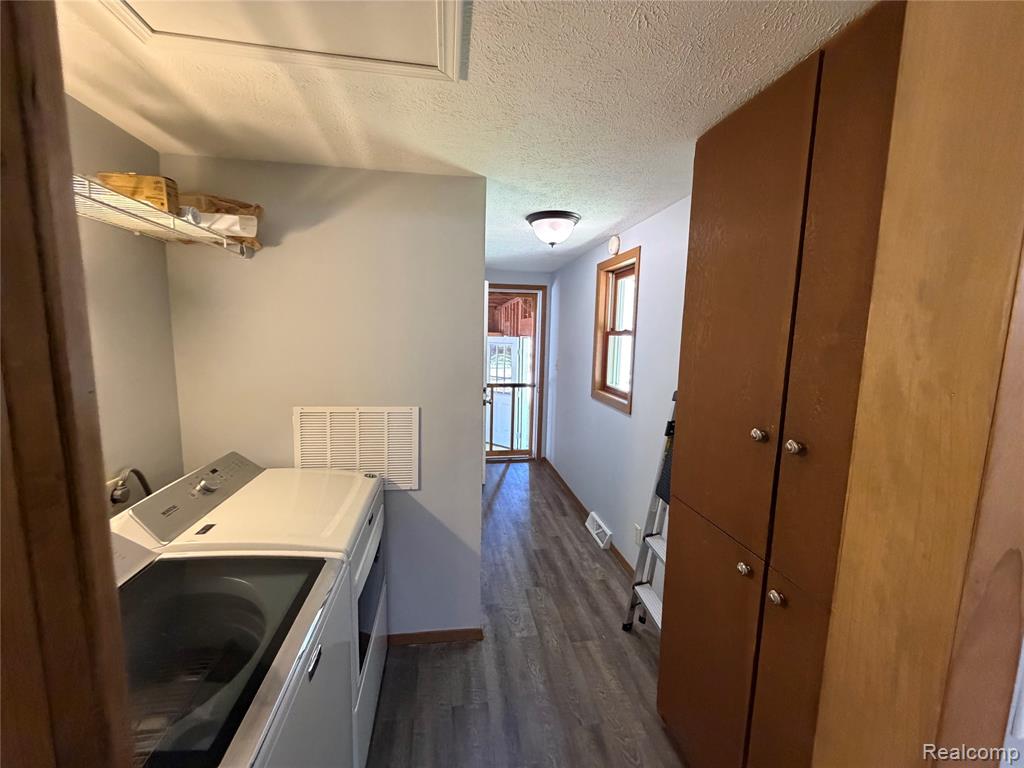 8427 Carols Drive, Brighton, MI 48114 — Photo 10
