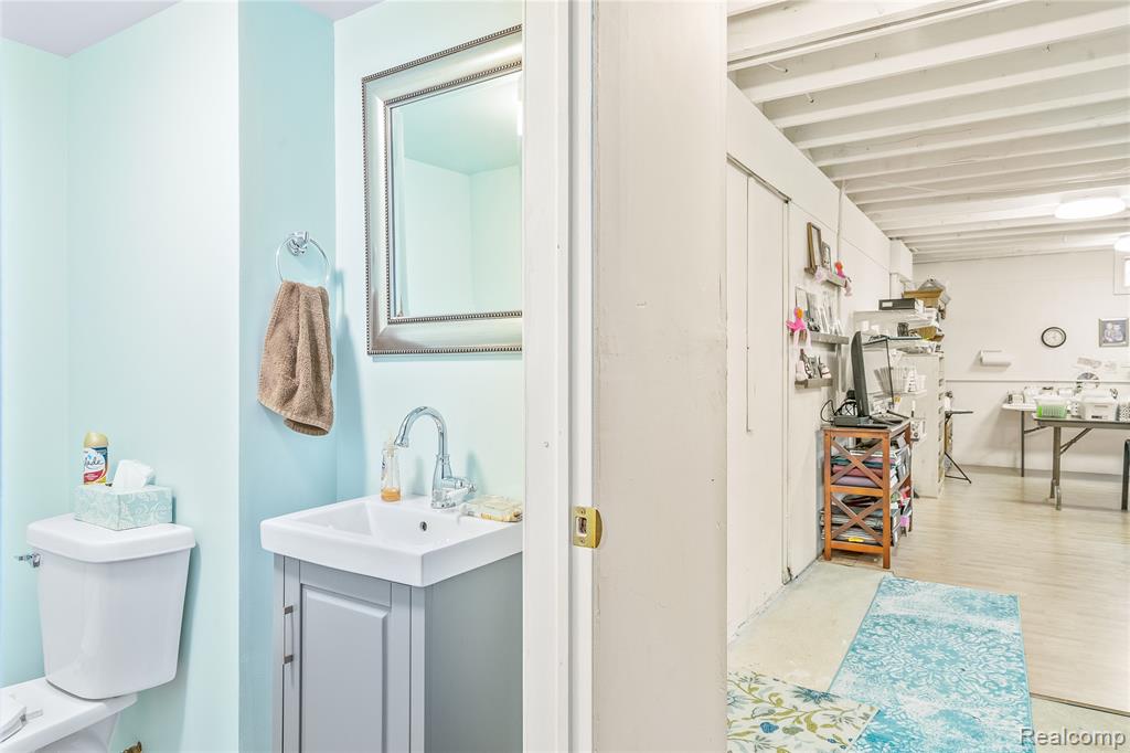 454 BREAKWATER, Belleville, MI 48111 — Photo 38