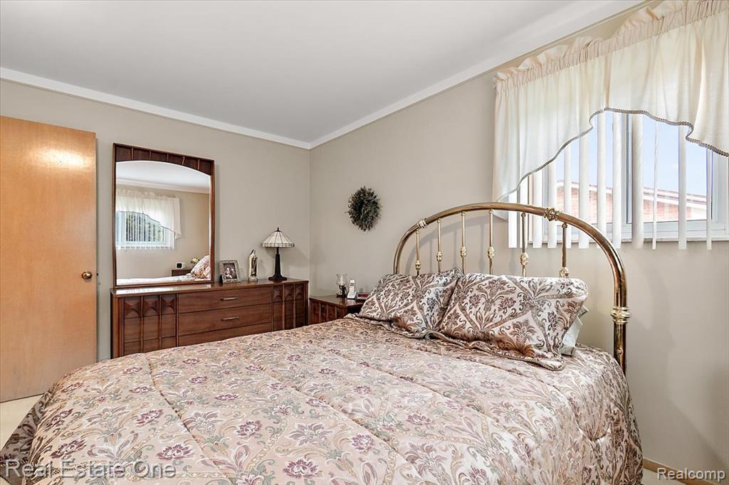 53223 Starlite Drive, Shelby Twp, MI 48316 — Photo 38