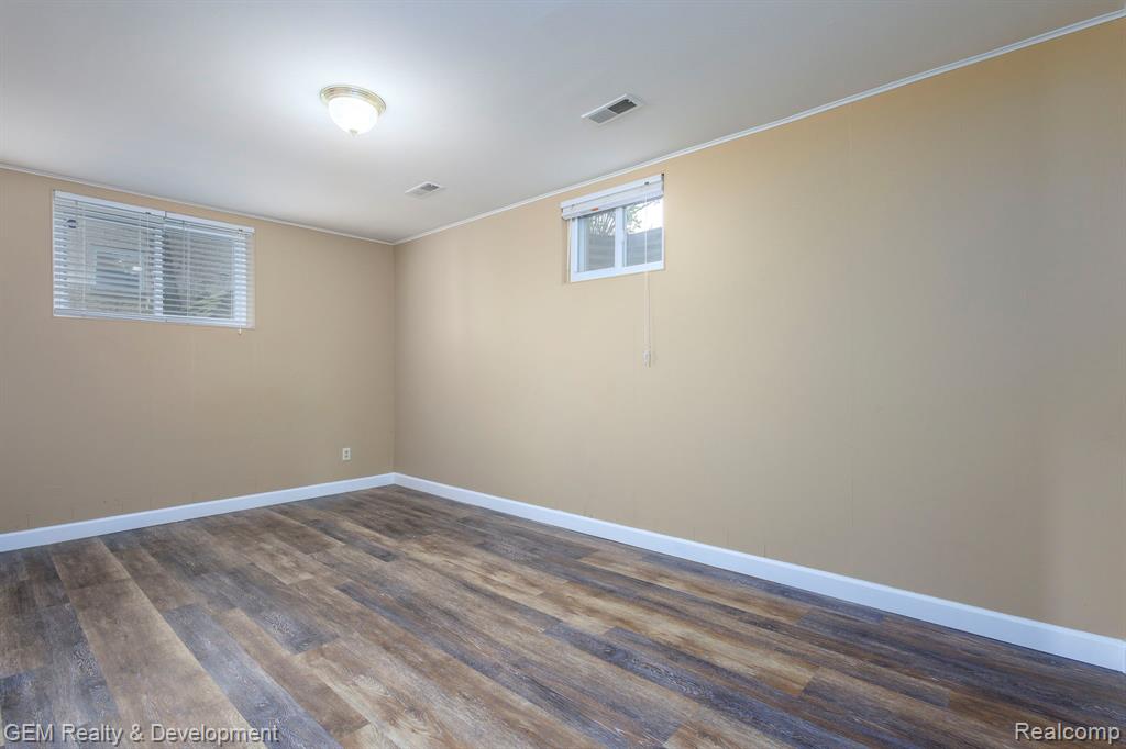 8081 Granada Avenue, Brighton, MI 48114 — Photo 41