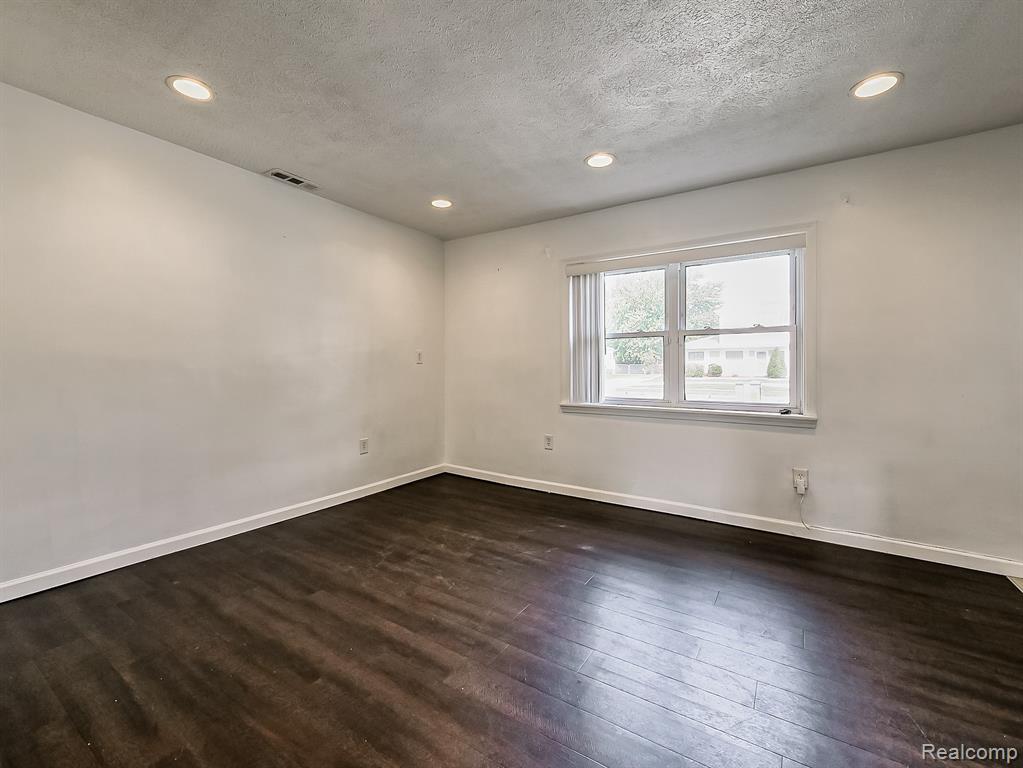 5600 Elmgrove Avenue, Warren, MI 48092 — Photo 10