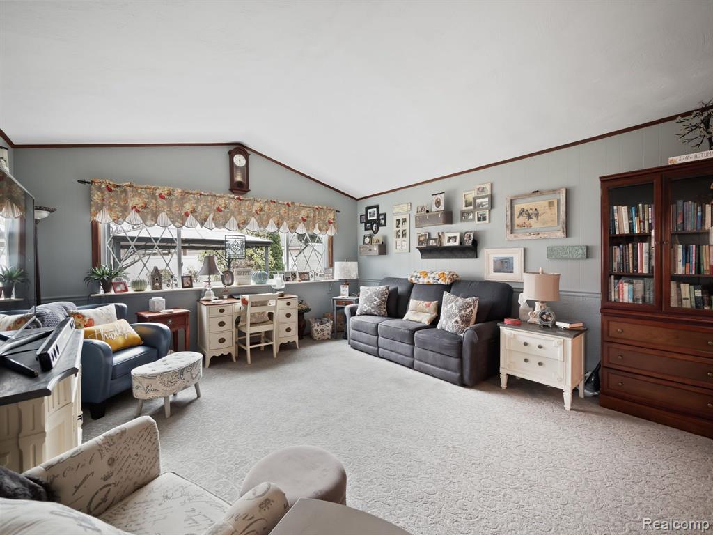6713 ROSEDALE Boulevard, Allen Park, MI 48101 — Photo 18